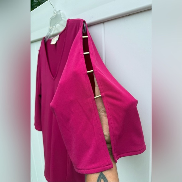 Michael Kors Pink Blouse With Elbow Length Sleeves, V-Neck. Size Small. NWOT. - Picture 4 of 7